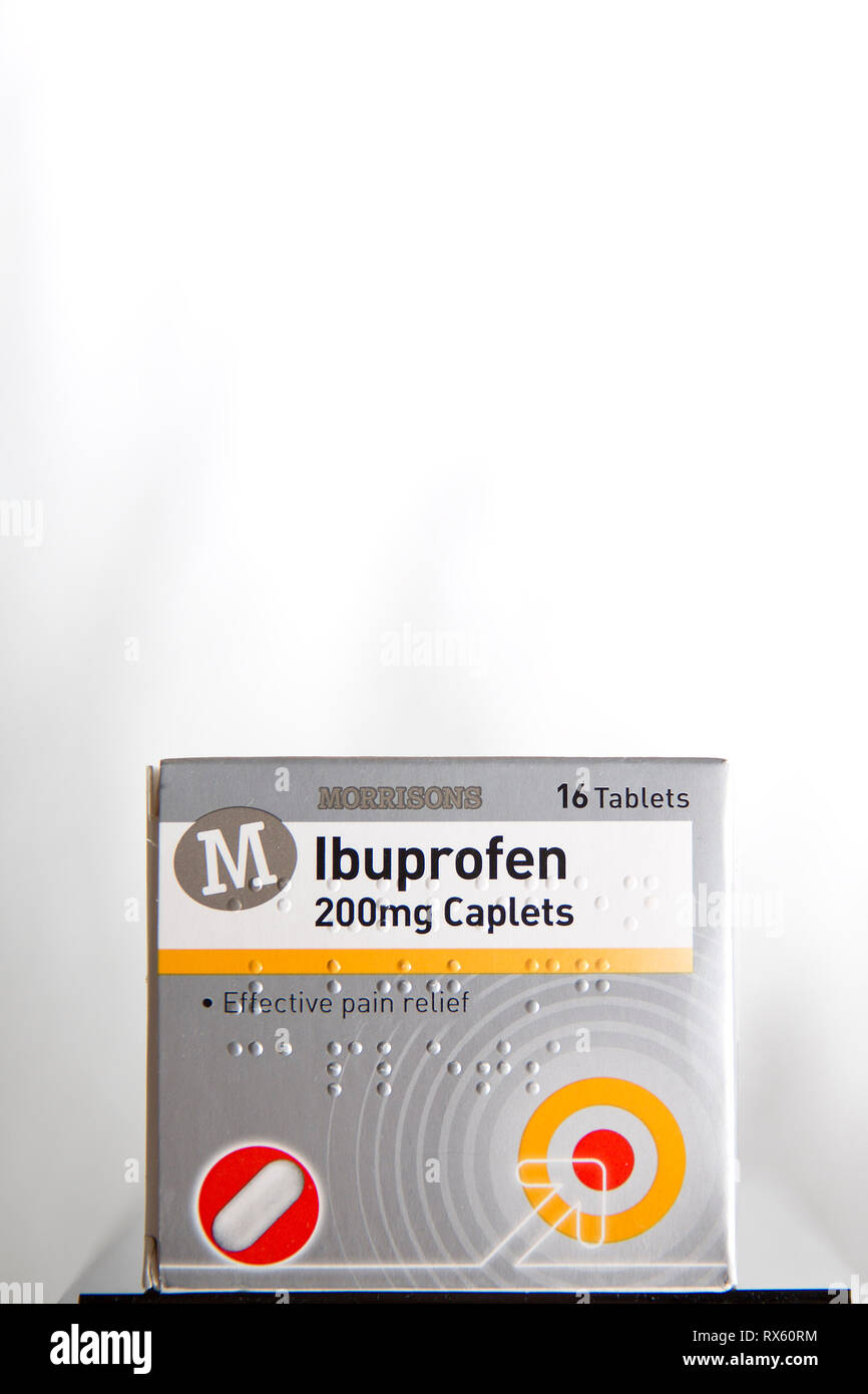 Morrisions propre marque l'Ibuprofène 200mg Caplets à Londres le 12 mars 2019. Banque D'Images