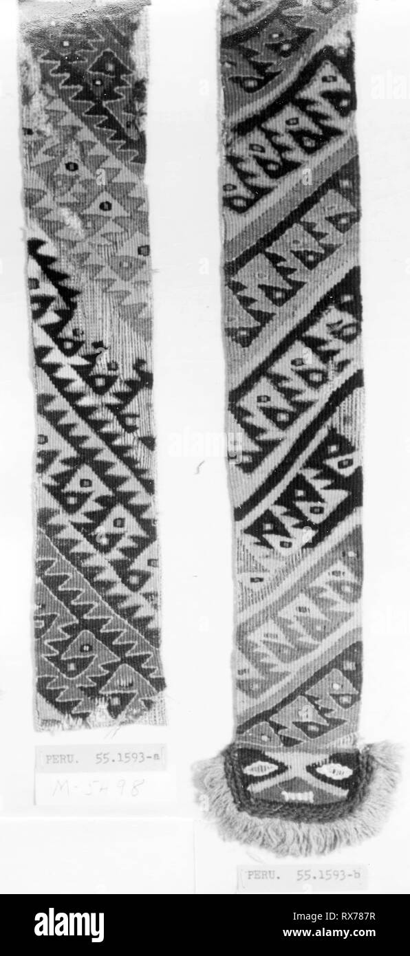 Fragments (pagne). Probablement, le Pérou de la côte centrale. Date : 1000-1476. Dimensions : a : 25,4 x 4,5 x 10 cm (1 3/4 in.) b : 29,2 x 5,1 cm (11 1/2 x 2 in.). Tapisserie de fente. Origine : Pérou. Musée : le Chicago Art Institute. Auteur : Chancay. Banque D'Images