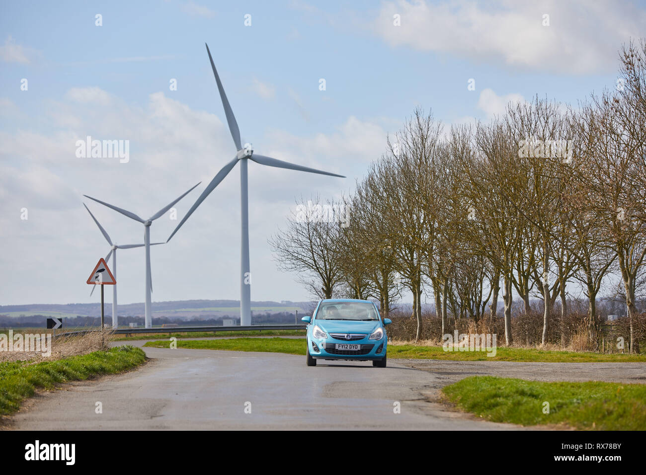 Les éoliennes près de Saltfleet par saint Pierre, Louth, Lincolnshire, Royaume-Uni Banque D'Images