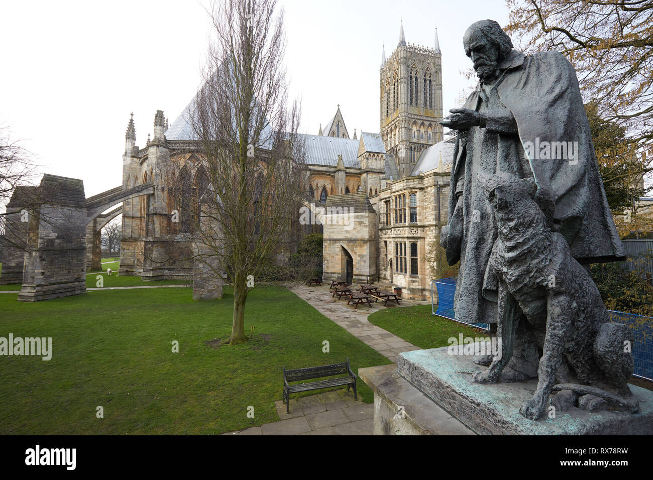 Tennyson statue à la Cathédrale de Lincoln Banque D'Images