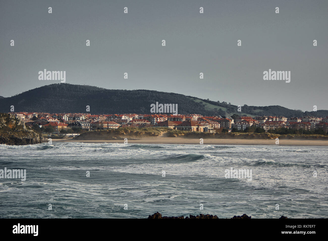 L'été et la mer bleue Banque D'Images