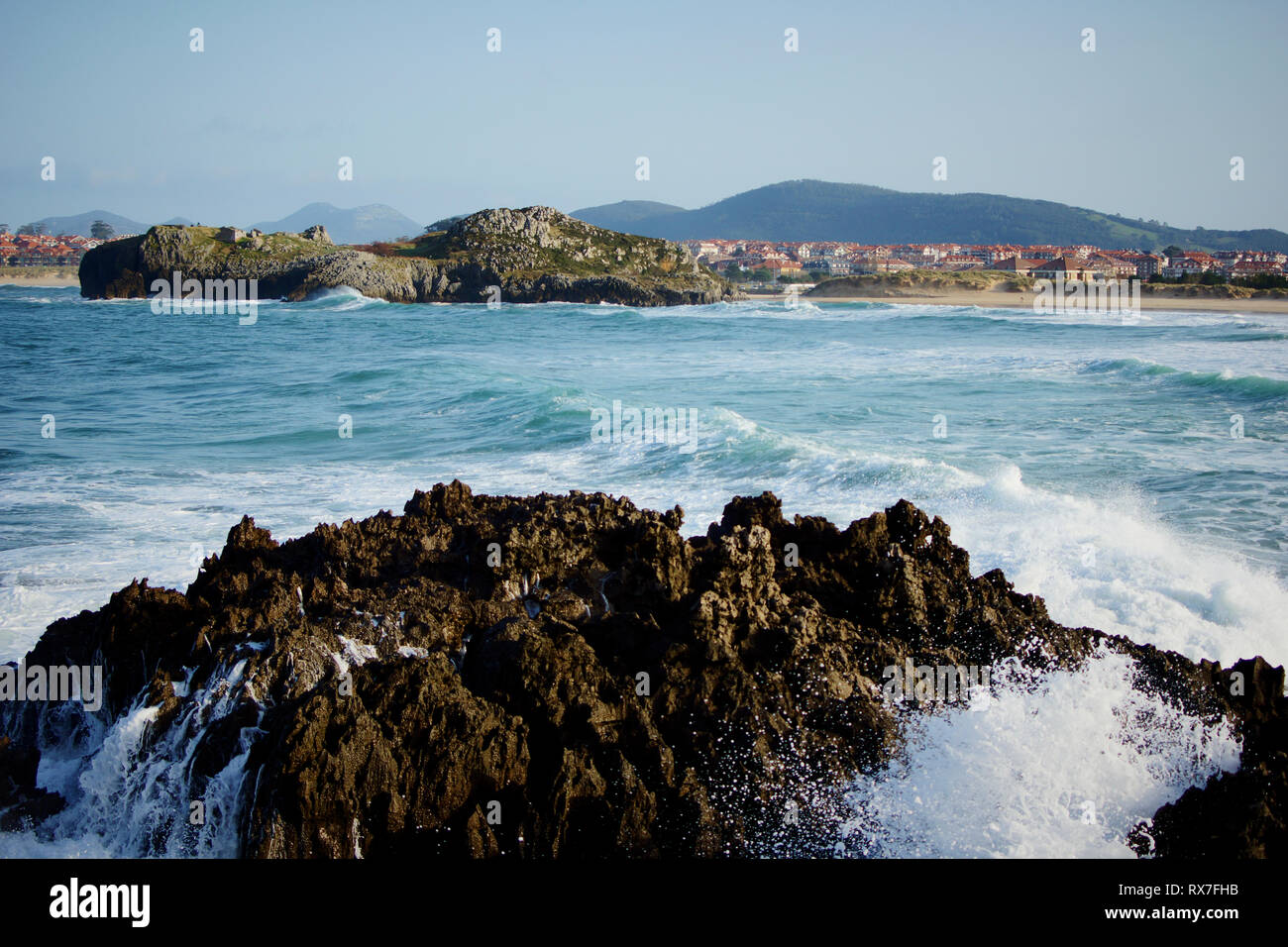 L'été et la mer bleue Banque D'Images