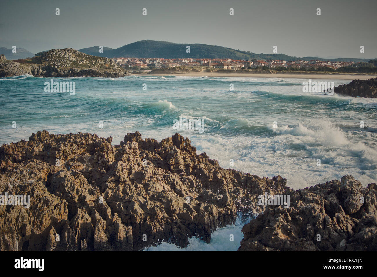 L'été et la mer bleue Banque D'Images