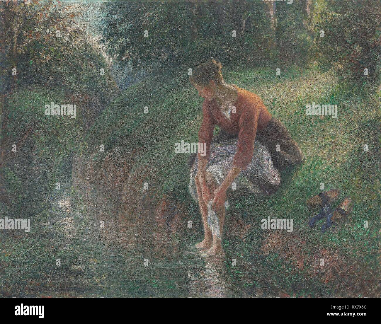 Woman Bathing ses pieds dans un ruisseau. Camille Pissarro ; français, 1830-1903. Date : 1894-1895. Dimensions : 73 × 92 cm (28 1/2 x 36 in.). Huile sur toile. Origine : France. Musée : le Chicago Art Institute. Banque D'Images