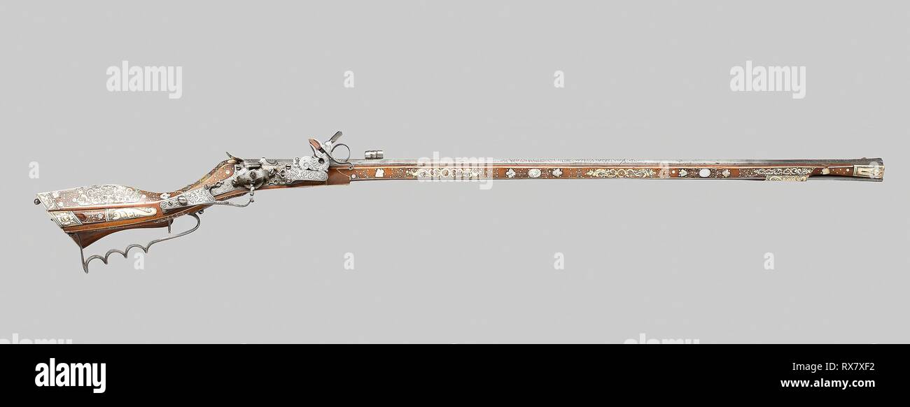 Wheellock Tschinke Rifle (Observation des oiseaux). Polish, Silésie, maladie de Teschen. Date : 1630. Dimensions : 115,5 L. cm (45 1/2 in.) Baril L. 89 cm (35 in.) calibre .35 Wt. 5 lb. 11 oz. Acier, laiton, noyer, corne, et de nacre. Origine : maladie de Teschen. Musée : le Chicago Art Institute. Banque D'Images