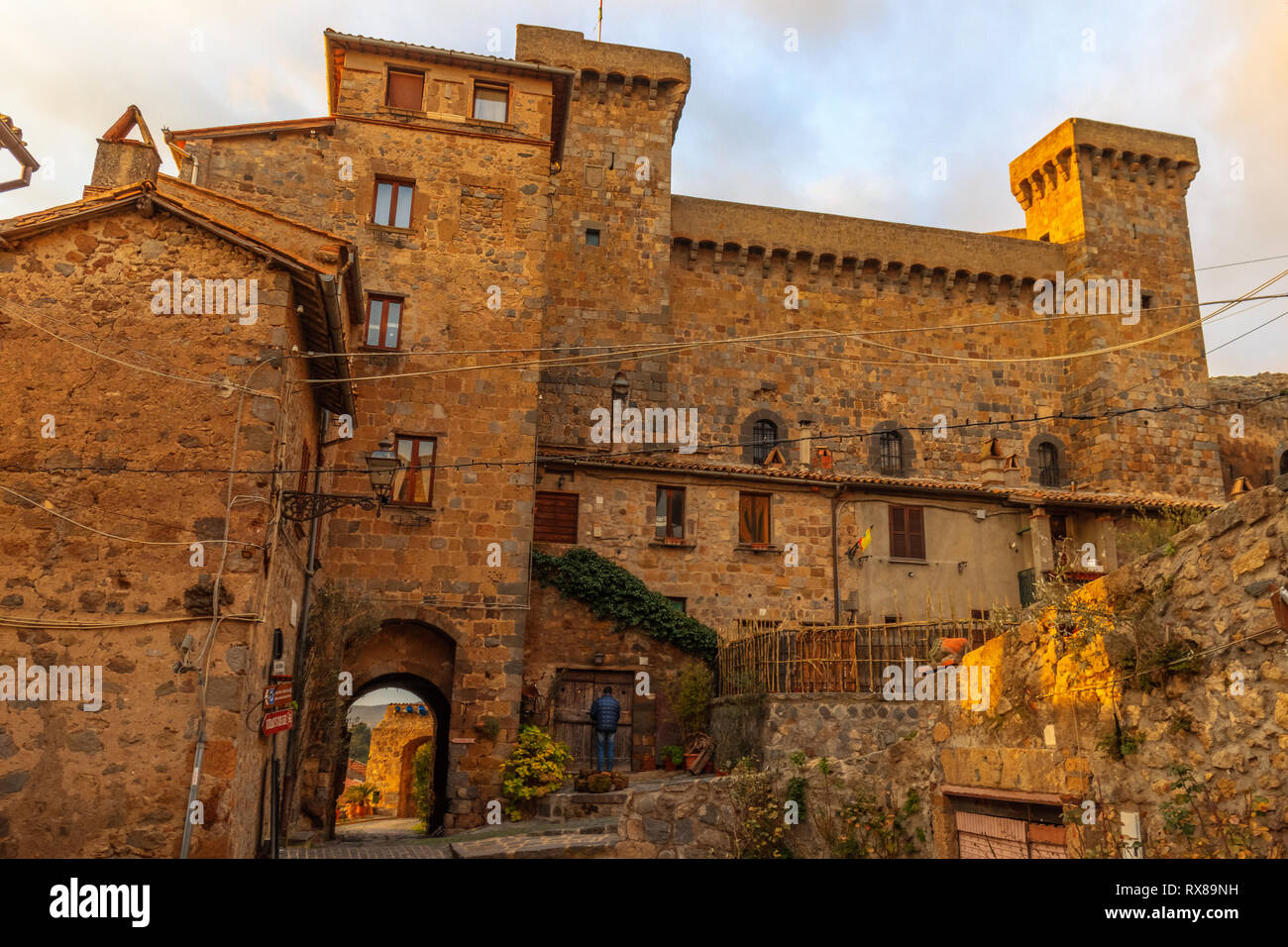 Vue sur village médiéval de Bolsena Banque D'Images