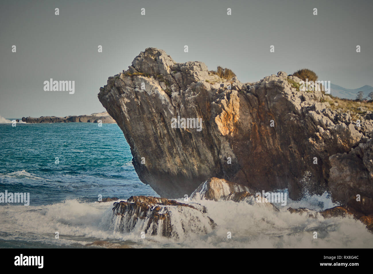 L'été et la mer bleue Banque D'Images