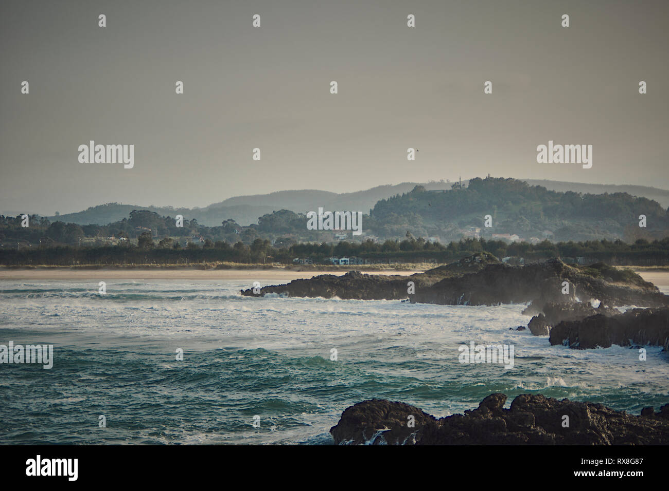 L'été et la mer bleue Banque D'Images