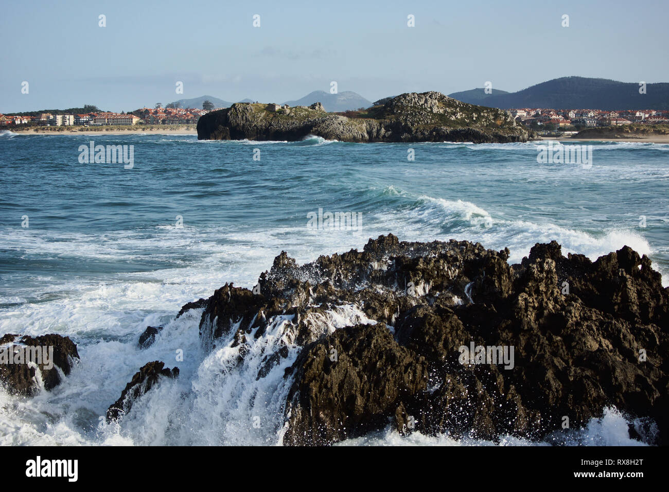 L'été et la mer bleue Banque D'Images