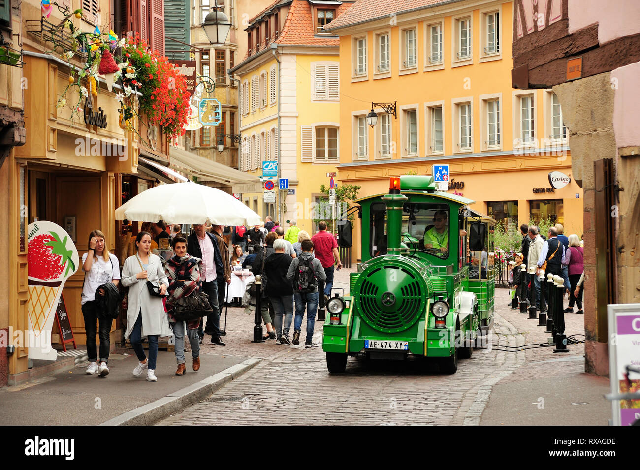 Train touristique, Colmar, Haut-Rhin, Alsace, France Banque D'Images