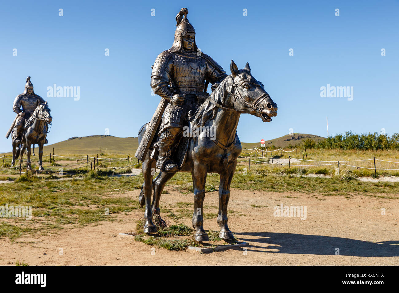 Tsonjin boldog, la Mongolie - le 14 septembre 2018 : statues de soldats de Gengis Khan à cheval. Banque D'Images