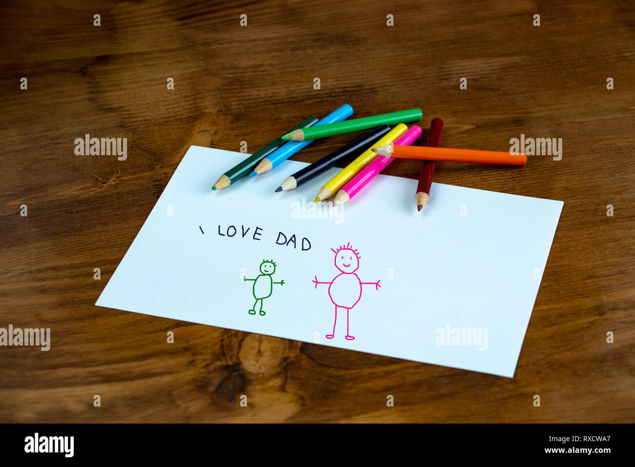 Dessin pour enfants de père tenant son enfant pour le jour de père heureux avec thème je t'aime papa message. Banque D'Images