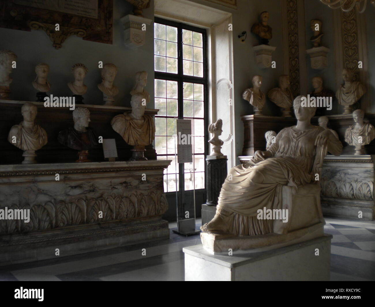 Salle des philosophes, Palazzo Nuovo, Musées Capitoline, Rome, Italie Banque D'Images