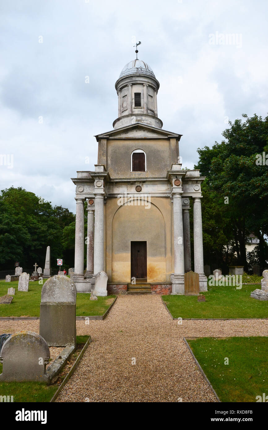 Mistley Towers, Mistley, Essex. Deux tours classique à arcades, qui s'élevait à chaque fin d'une magnifique église géorgienne, conçu par Robert Adam 1776 Banque D'Images