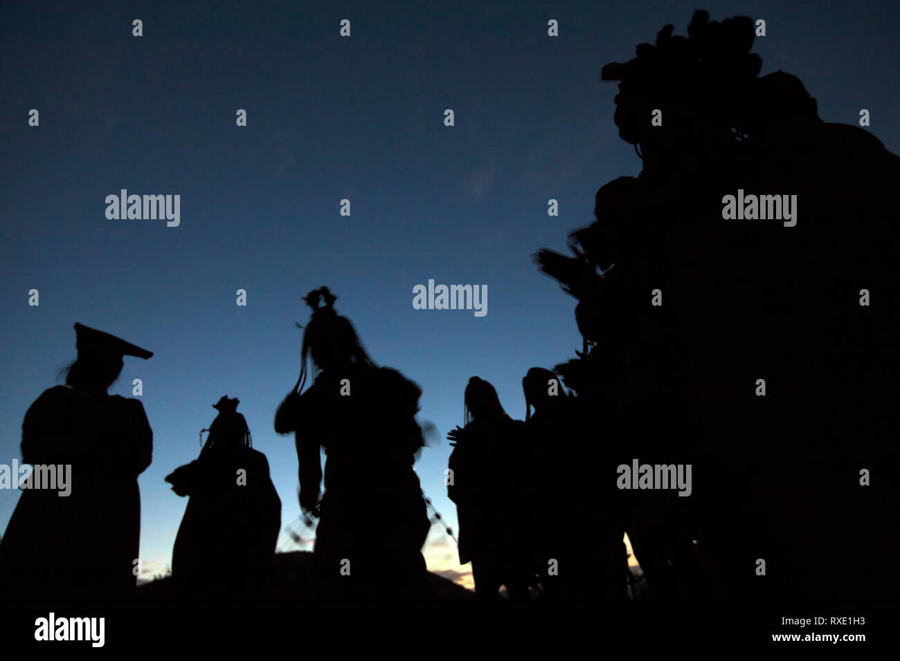 Les femmes Himba et herero danser ensemble Banque D'Images