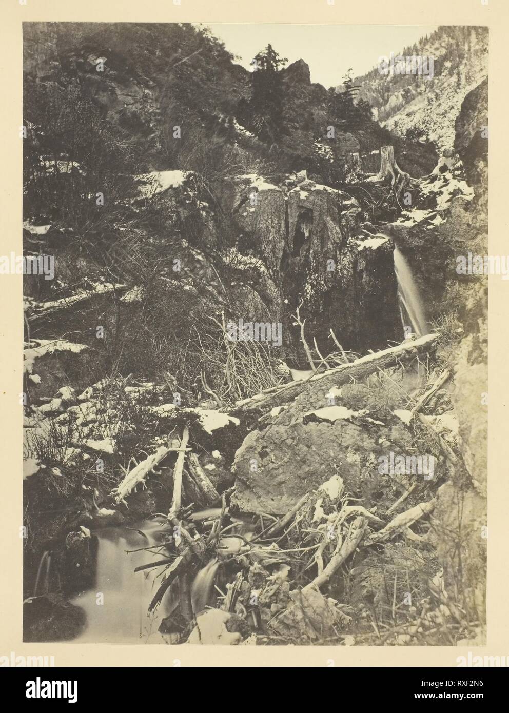 Le ruisseau de la ville, les montagnes Wasatch Canon, vallée du lac salé. Andrew J. Russell ; American, 1830-1902. Date : 1868-1869. Dimensions : 20,4 x 15,2 cm (image/papier) ; 30,3 x 23,1 cm (page d'album). L'albumine, pl. XXIV de l'album "Photos de Rocky Mountain Scenery' (1870). Origine : Etats Unis. Musée : le Chicago Art Institute. Auteur : Andrew Joseph Russell. Banque D'Images