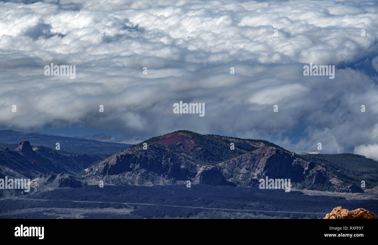 Vue du haut de la colline et les nuages près de côte Banque D'Images