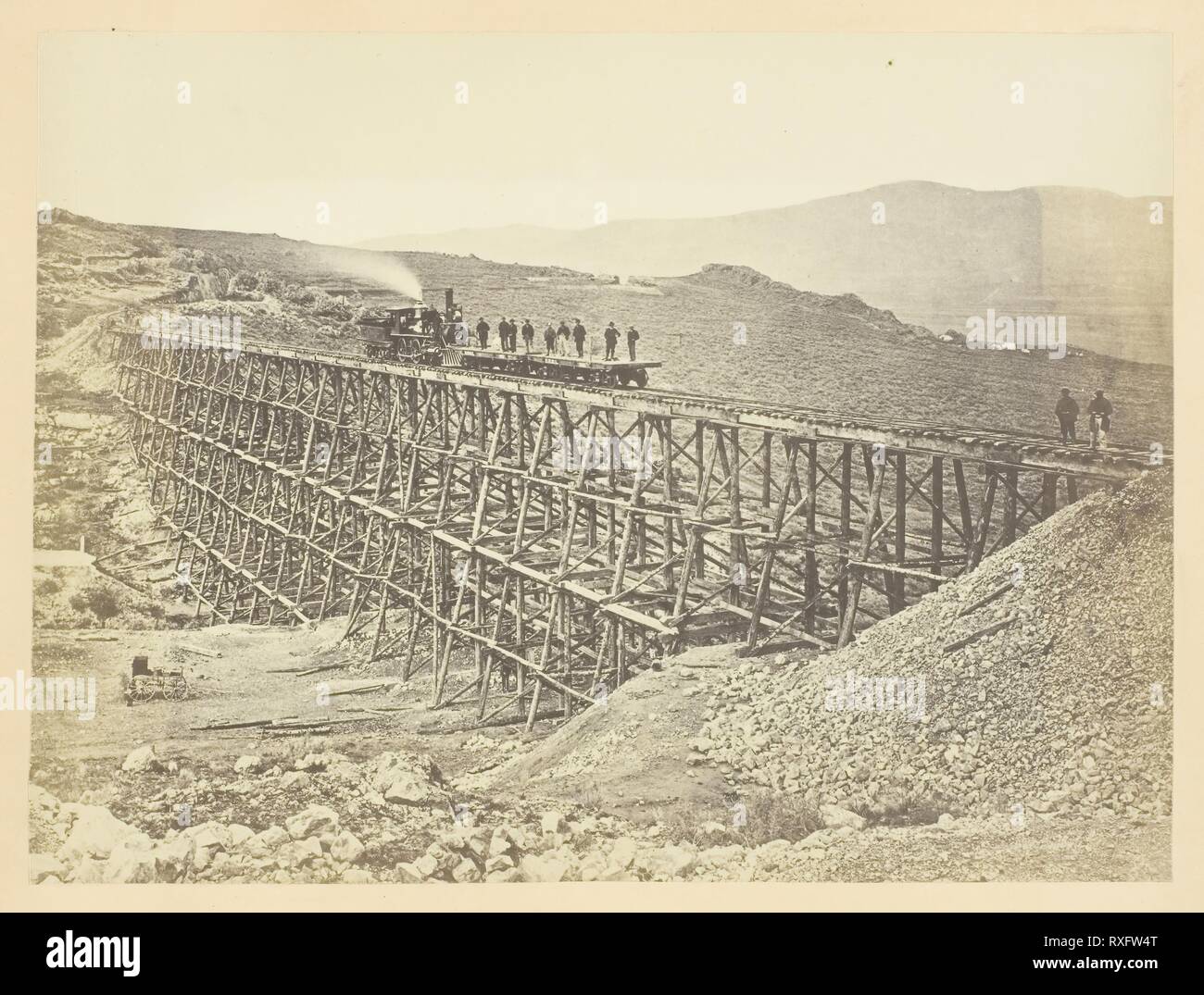 Travail tréteaux, Promontroy Point, vallée du lac salé. Andrew J. Russell ; American, 1830-1902. Date : 1868-1869. Dimensions : 15,3 x 20,4 cm (image/papier) ; 23,3 x 30,3 cm (page d'album). L'albumine, pl. XXVIII de l'album "Photos de Rocky Mountain Scenery' (1870). Origine : Etats Unis. Musée : le Chicago Art Institute. Auteur : Andrew Joseph Russell. Banque D'Images