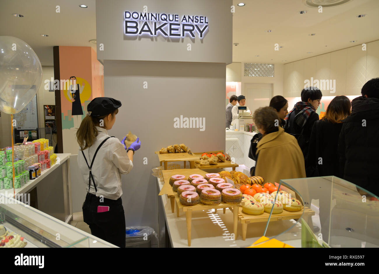 La Dominique Ansel Bakery outlet dans le magasin Mitsukoshi à Ginza, Tokyo JP Banque D'Images
