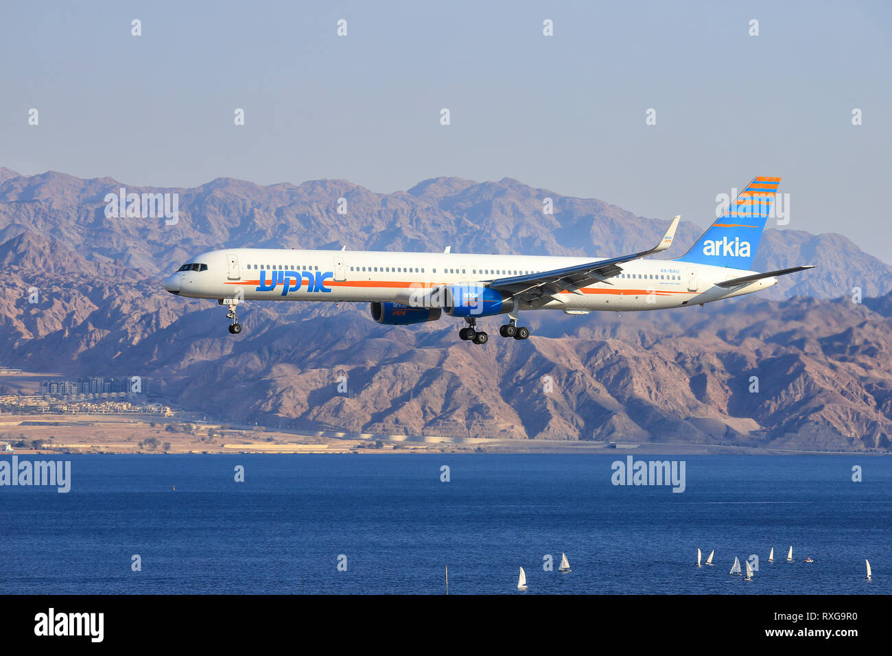 Eilat, Israël - 24 Février, 2019 : Boeing 757-3Israir E7 à l'ancien hôtel de l'aéroport international d'Eilat. Banque D'Images