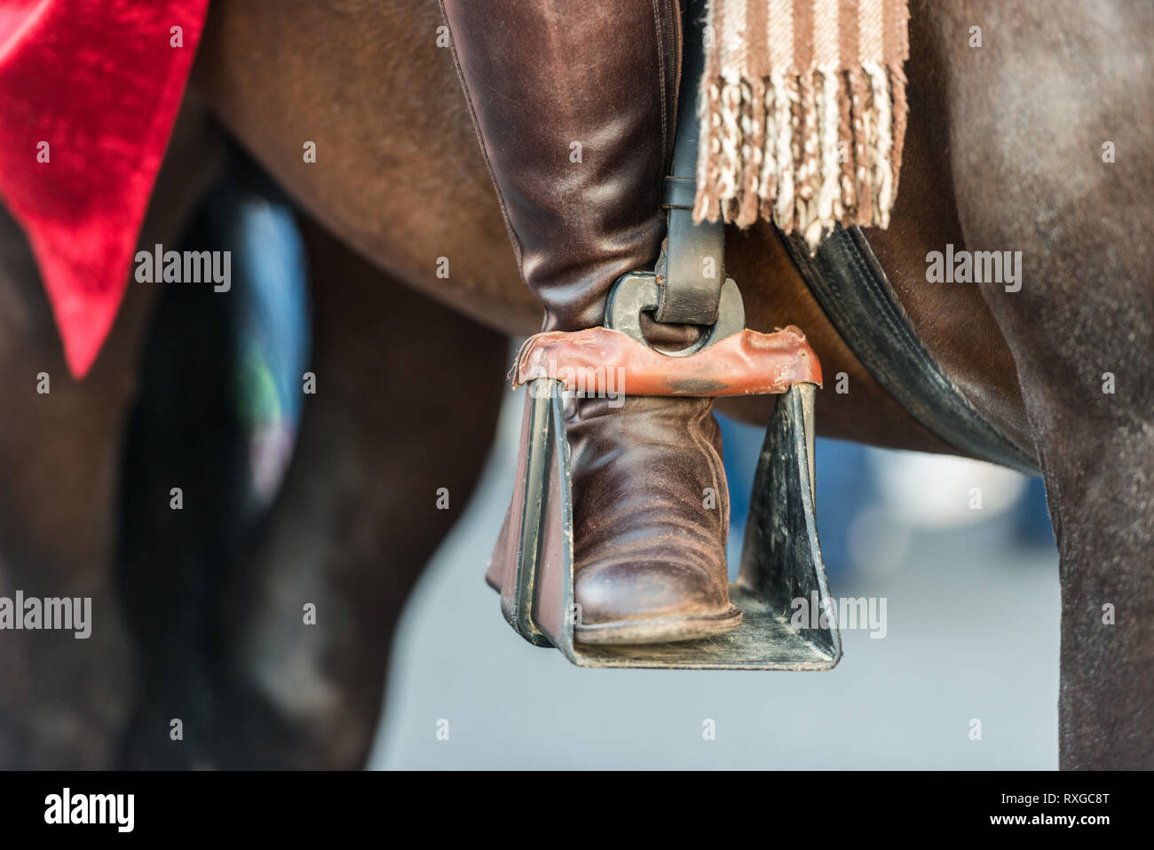 Paire D'étriers Indiens Anciens - Laiton, Pieds Cheval/chameau, Repos