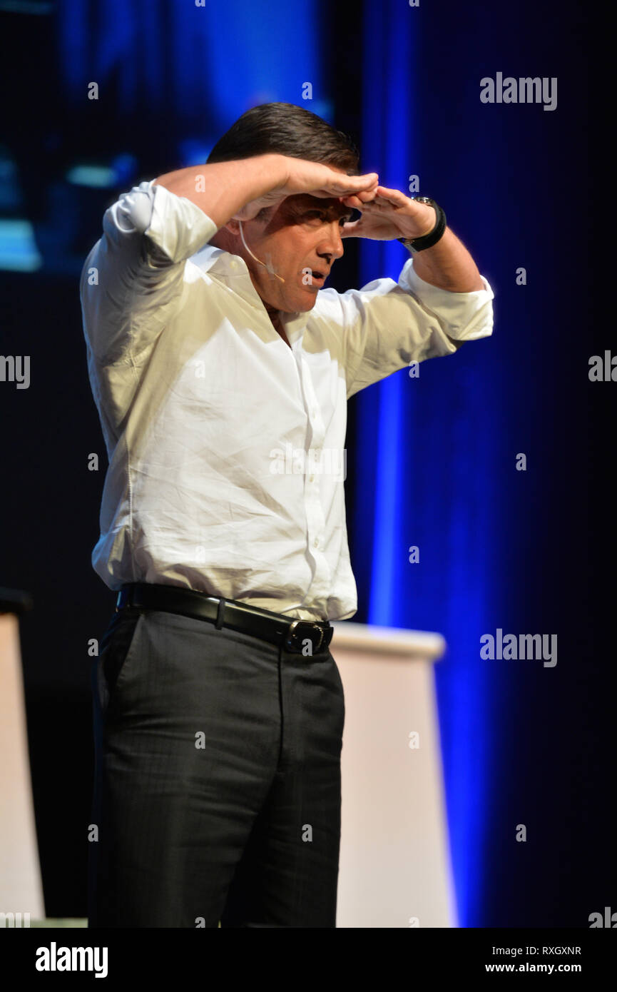 MIAMI, FLORIDE - le 17 septembre : la motivation, Jordan Belfort s'exprimant lors de son séminaire "Le pouvoir de la persuasion en utilisant le loup de Wall Street's Ligne droite Système' le 17 septembre 2014 à Fort Lauderdale, en Floride. People : Jordan Belfort Banque D'Images