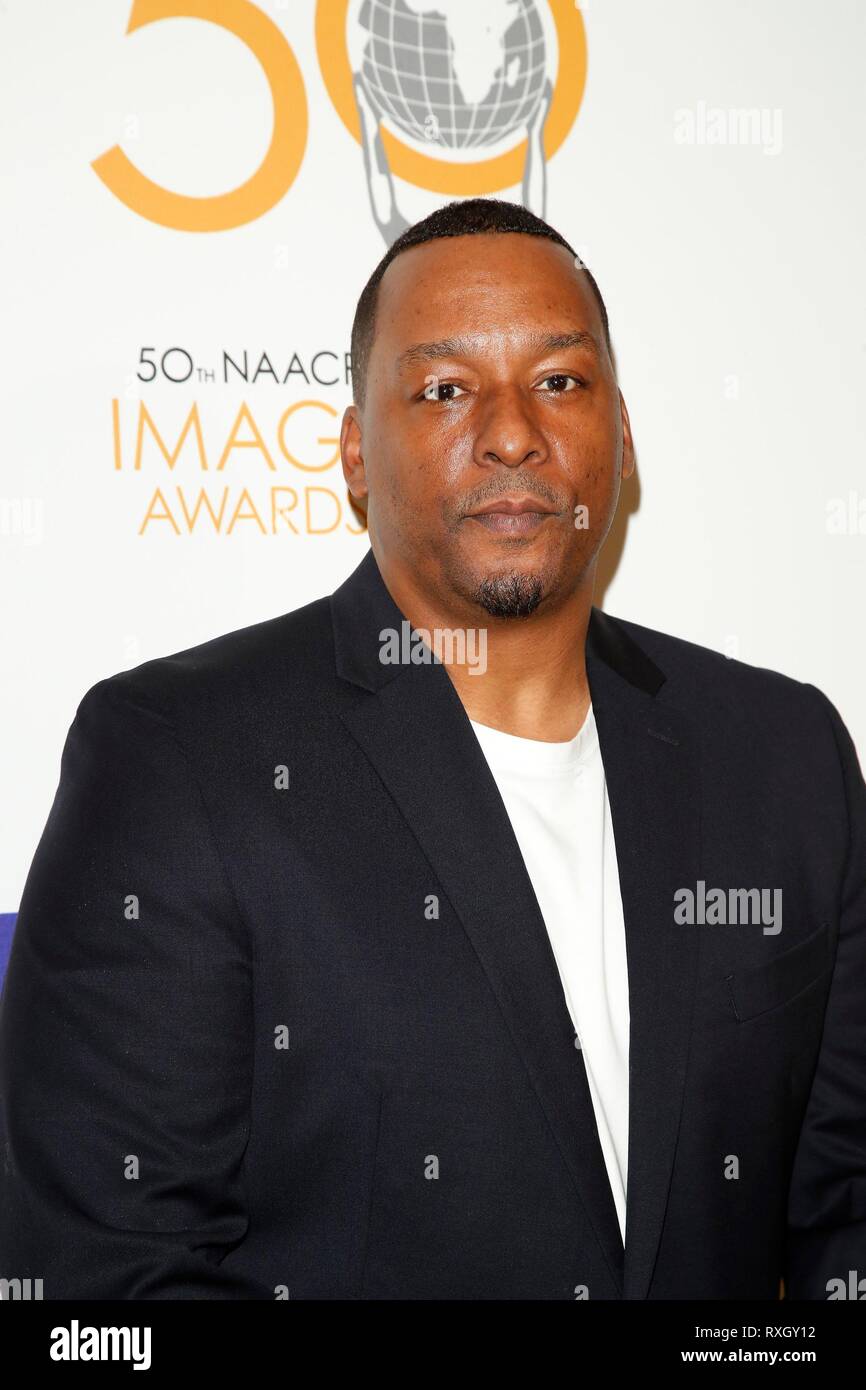 Los Angeles, CA, USA. Mar 9, 2019. Deon Taylor devant le hall des arrivées pour 50ème NAACP Image Awards nominés Déjeuner, Loews Hollywood Hotel, Los Angeles, CA 9 mars 2019. Credit : Priscilla Grant/Everett Collection/Alamy Live News Banque D'Images