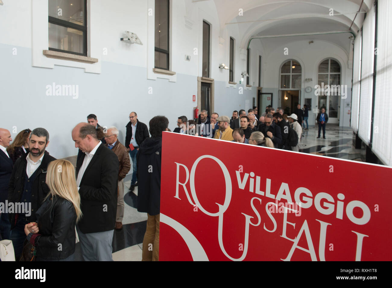 Foto Carlo Cozzoli - LaPresse 10-03-19 Milano ( Italia ) politica Luigi Di Maio une Rousseaunella Villaggio foto : un momento dell'incontro Banque D'Images