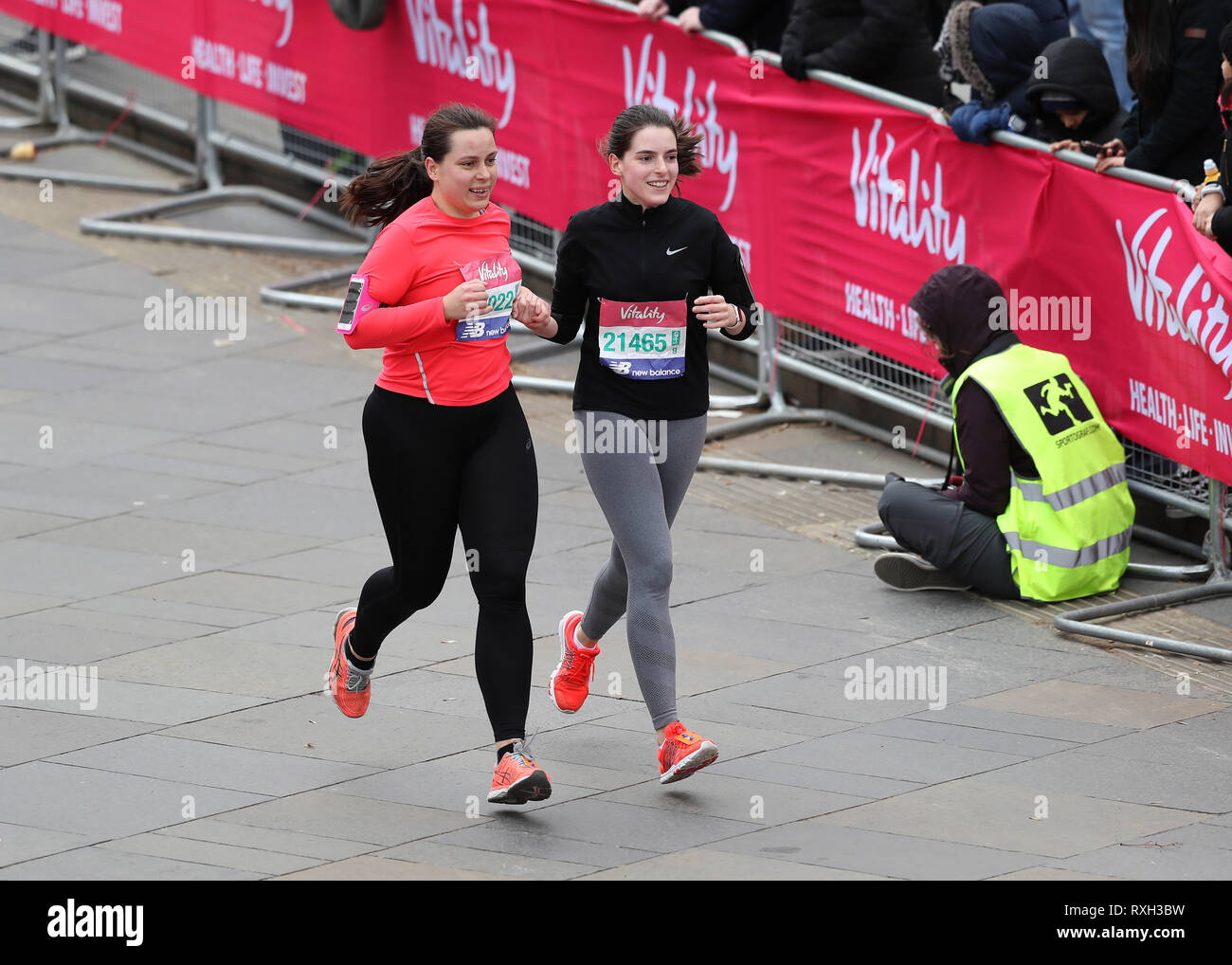 Londres, Royaume-Uni. 10 mars 2019. L'épanouissement de grands demi-marathon ; Non Les coureurs d'élite près de la ligne d'Action : Crédit Plus Sport Images/Alamy Live News Banque D'Images