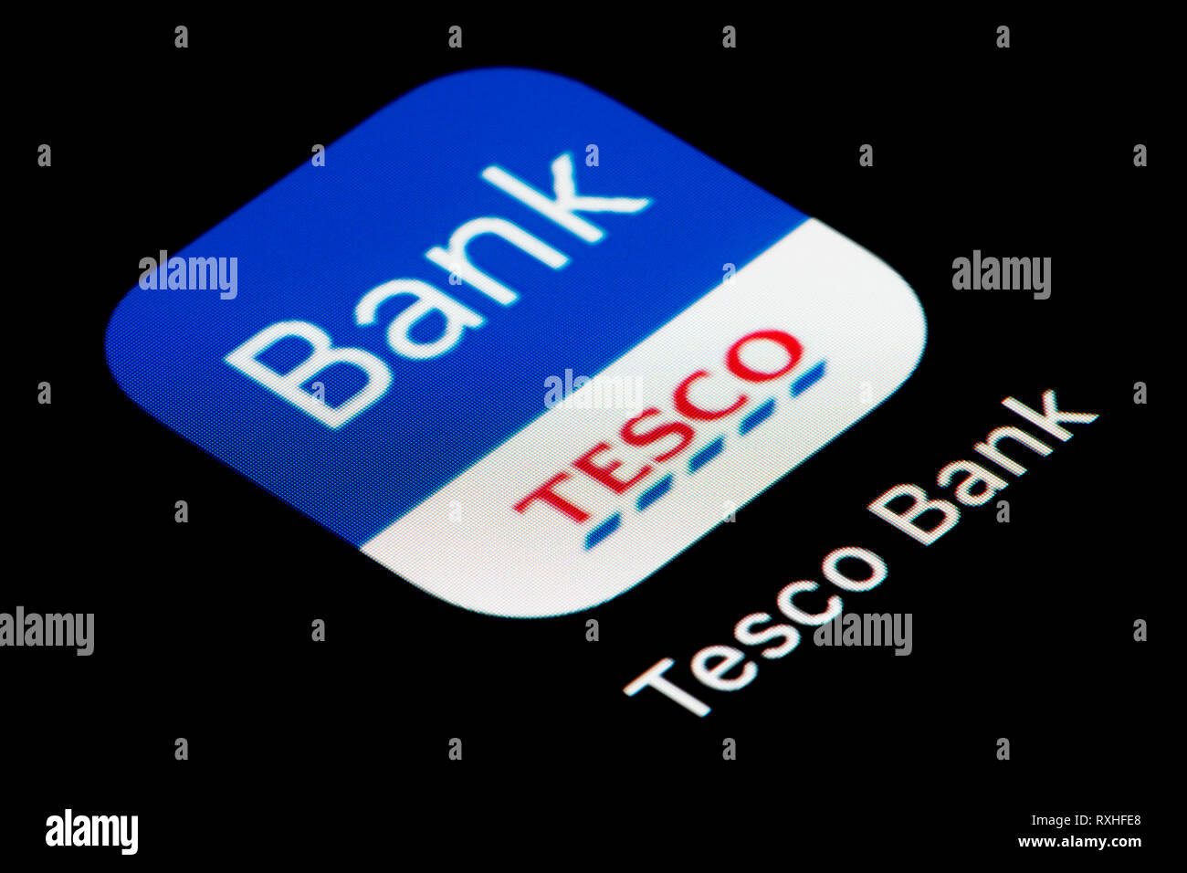 Un gros plan de l'icône de l'application Banque Tesco, comme on le voit sur l'écran d'un téléphone intelligent (usage éditorial uniquement) Banque D'Images