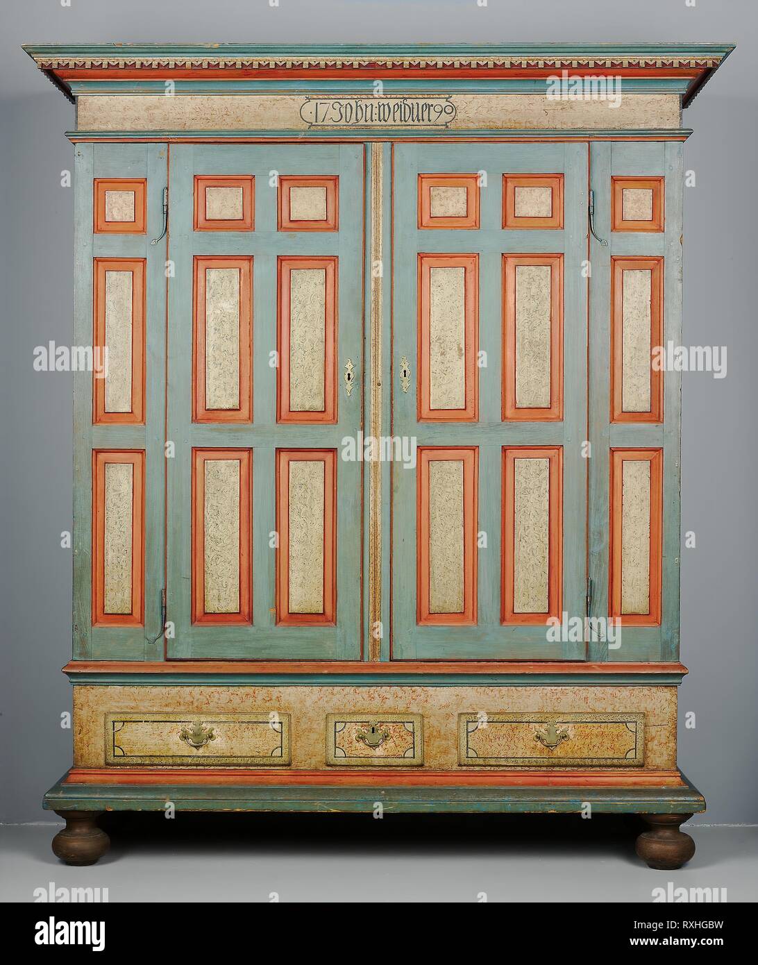 Schrank. American ; comté de Berks, en Pennsylvanie. Date : 1785-1795. Dimensions : 204,5 × 176,5 × 56,9 × 69 cm (80 1/2 x 22 1/4 in.). Tulip. Origine : comté de Berks. Musée : le Chicago Art Institute. Banque D'Images