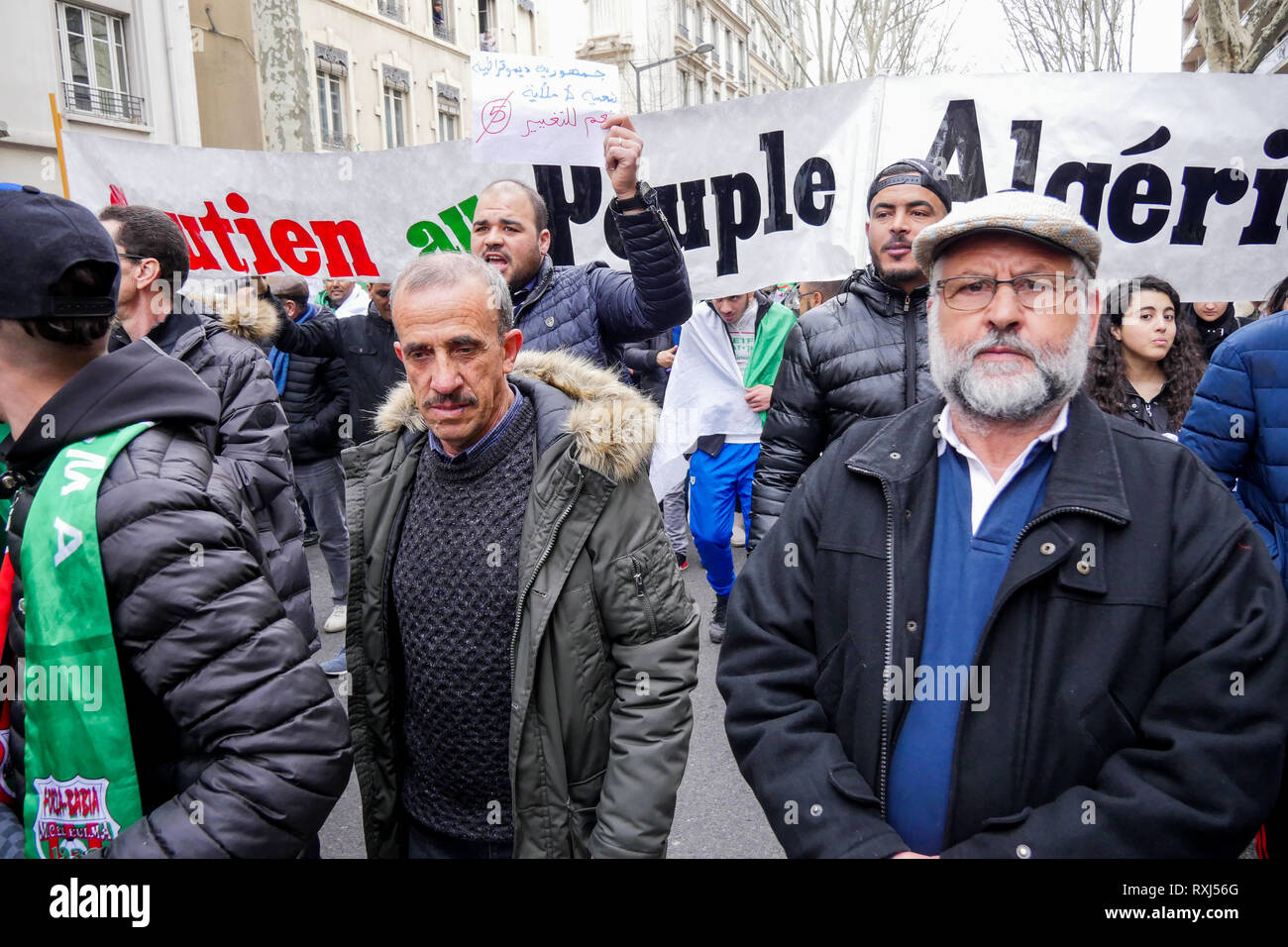 Manifestations de la diaspora algérienne Abdelaziz Bouteflika 5e candidature au poste présidentiel, Lyon, France Banque D'Images