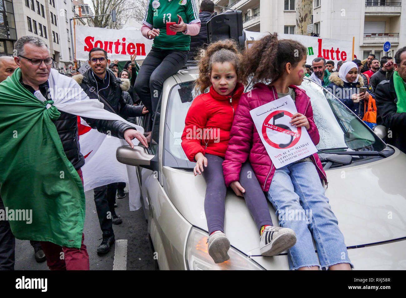 Manifestations de la diaspora algérienne Abdelaziz Bouteflika 5e candidature au poste présidentiel, Lyon, France Banque D'Images
