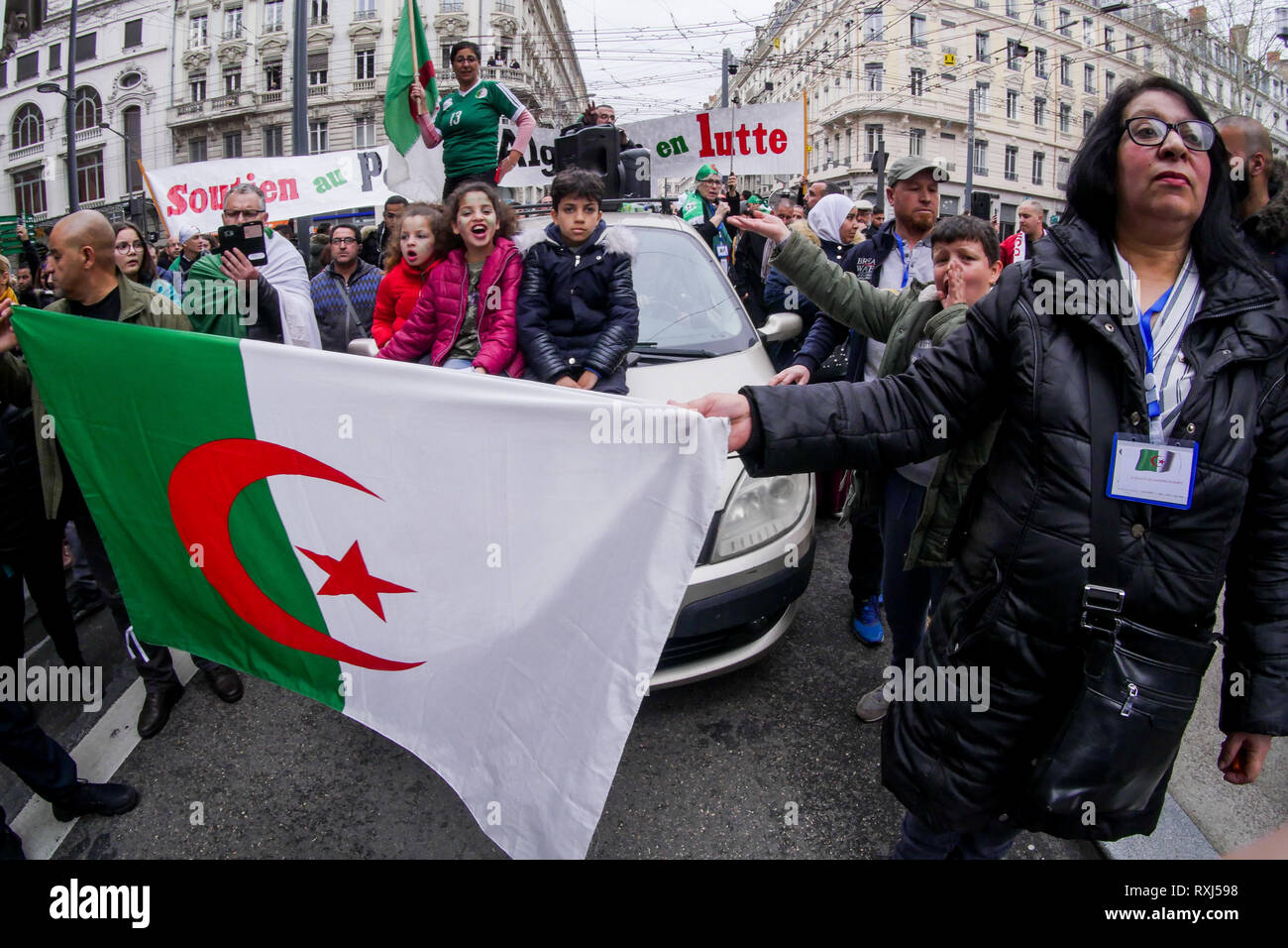 Manifestations de la diaspora algérienne Abdelaziz Bouteflika 5e candidature au poste présidentiel, Lyon, France Banque D'Images
