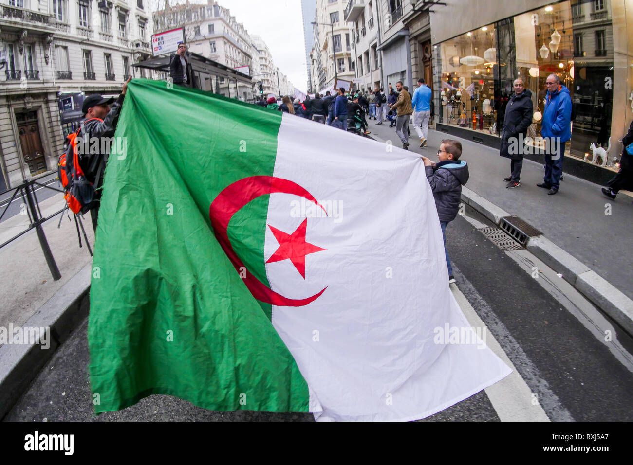 Manifestations de la diaspora algérienne Abdelaziz Bouteflika 5e candidature au poste présidentiel, Lyon, France Banque D'Images
