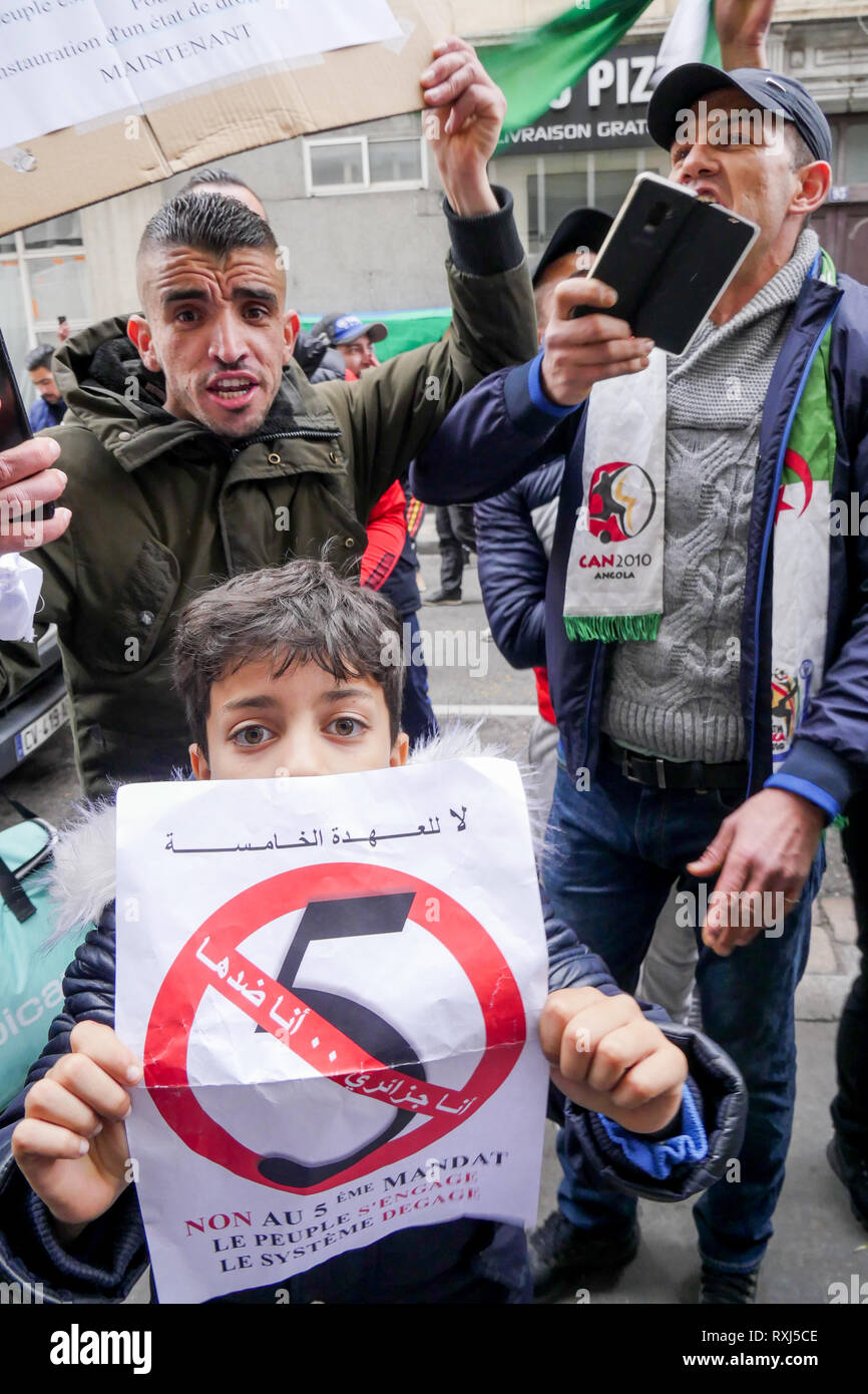 Manifestations de la diaspora algérienne Abdelaziz Bouteflika 5e candidature au poste présidentiel, Lyon, France Banque D'Images
