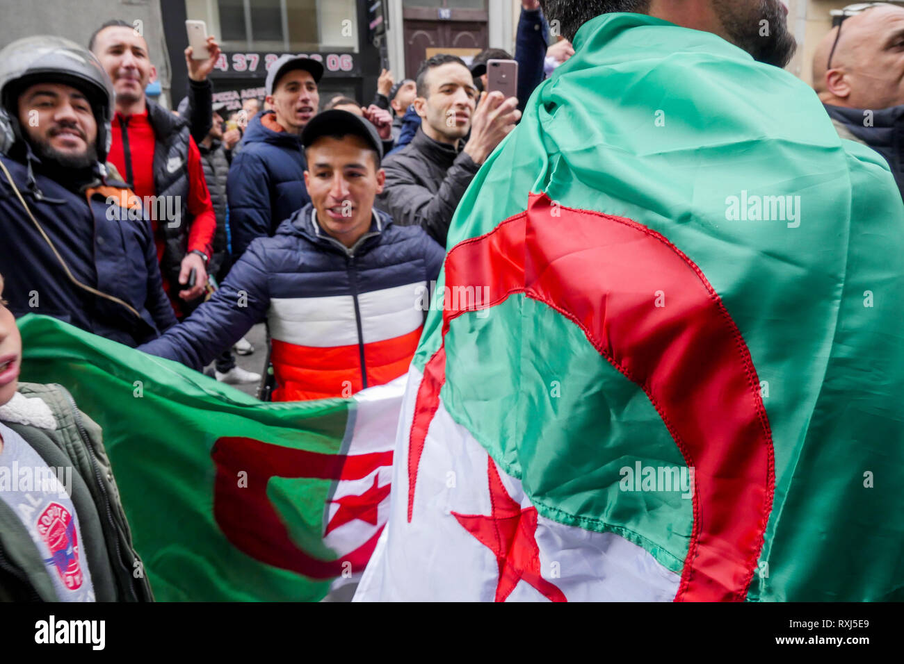 Manifestations de la diaspora algérienne Abdelaziz Bouteflika 5e candidature au poste présidentiel, Lyon, France Banque D'Images