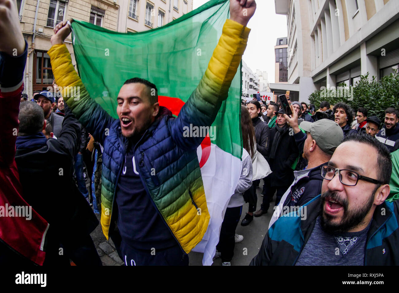 Manifestations de la diaspora algérienne Abdelaziz Bouteflika 5e candidature au poste présidentiel, Lyon, France Banque D'Images