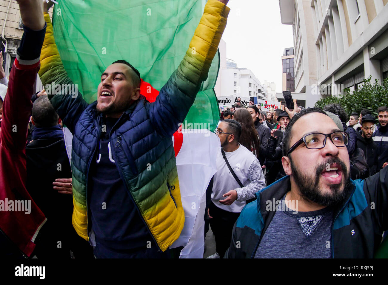 Manifestations de la diaspora algérienne Abdelaziz Bouteflika 5e candidature au poste présidentiel, Lyon, France Banque D'Images
