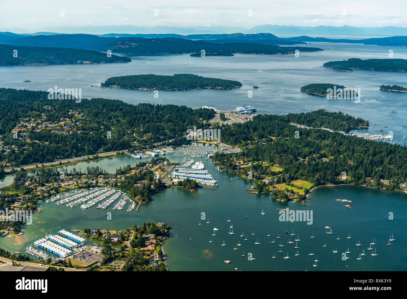 Photographie aérienne au-dessus des îles du Golfe et de Saanich nord, l'île de Vancouver, BC, Canada Banque D'Images