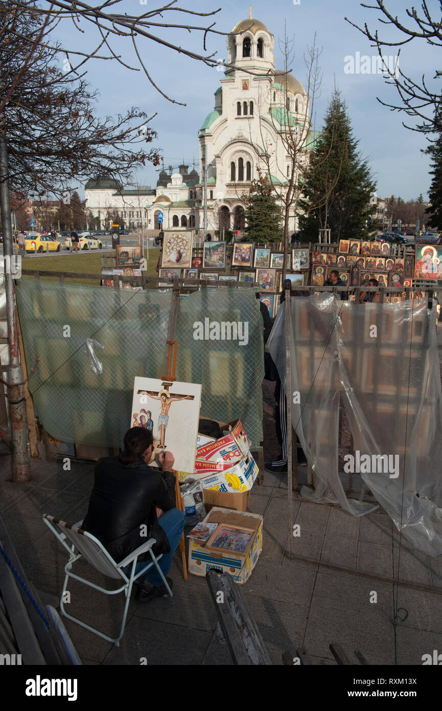 La peinture de l'artiste image religieuse à l'extérieur de la cathédrale Alexandre Nevski, à Sofia. Bulgarie Banque D'Images