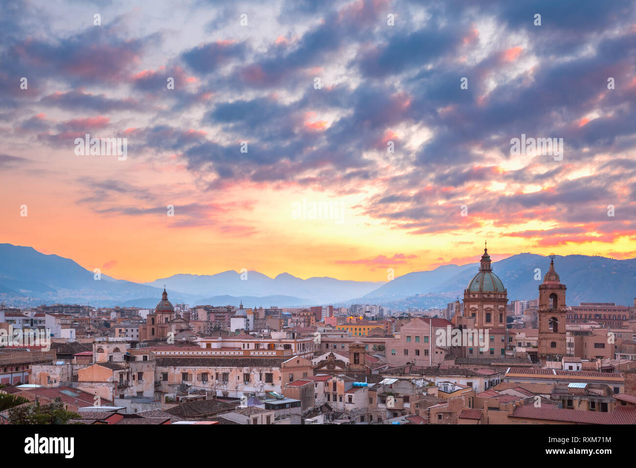 Au coucher du soleil de Palerme, Sicile, Italie Banque D'Images