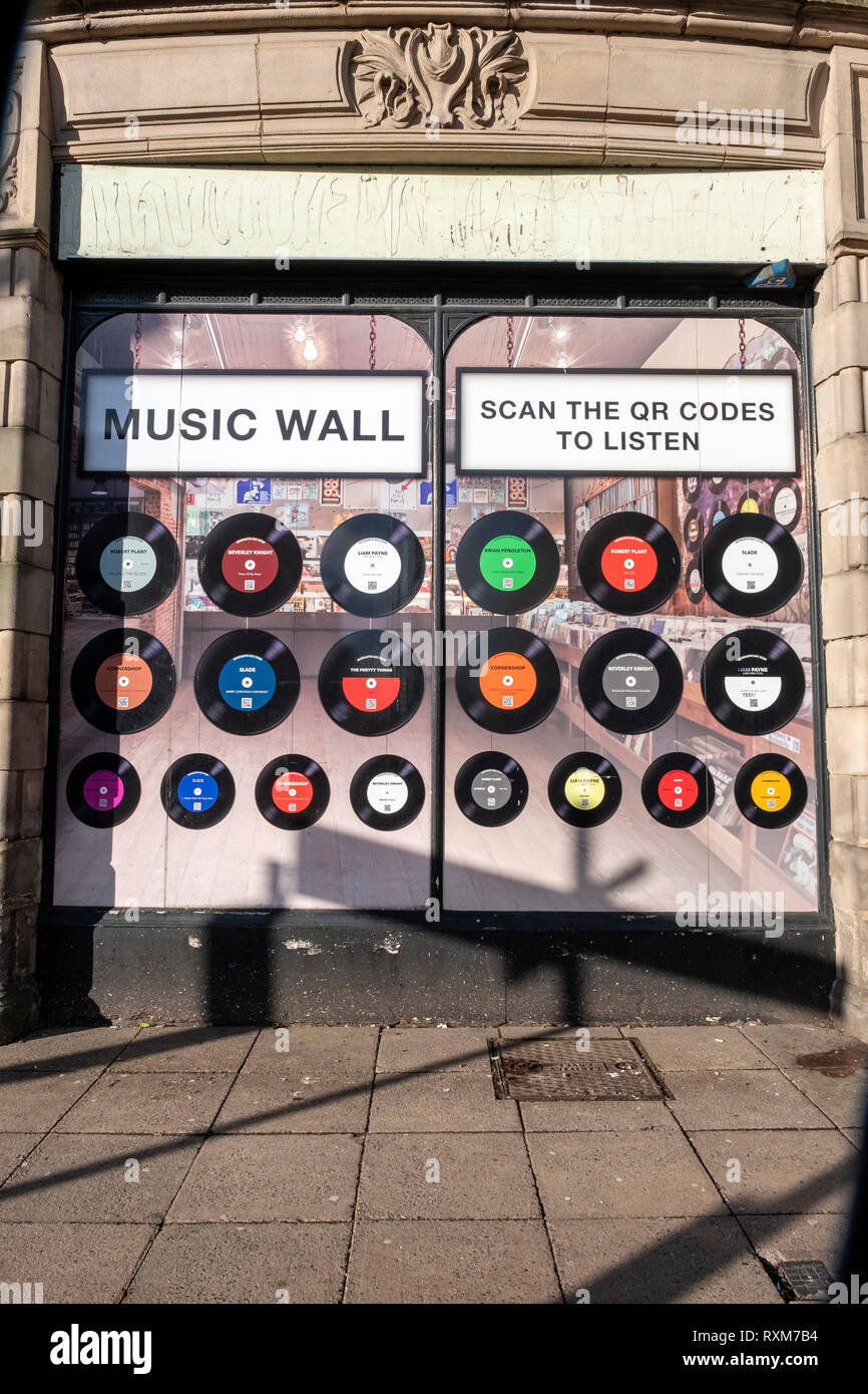 Mur de la musique en centre-ville, Wolverhampton, Royaume-Uni Banque D'Images
