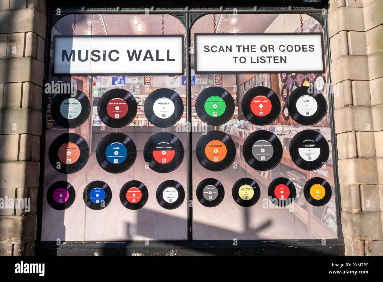 Mur de la musique en centre-ville, Wolverhampton, Royaume-Uni Banque D'Images