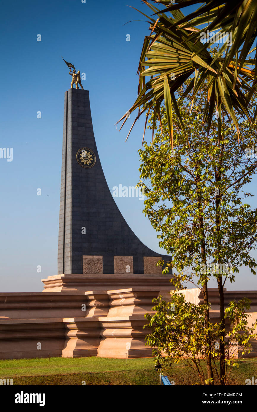 Cambodge, province de Kratie, Snoul, District 2 décembre, Choeung Khlou Monument Mémorial, avant de solidarité pour le développement de la mère patrie du Cambodge, Banque D'Images
