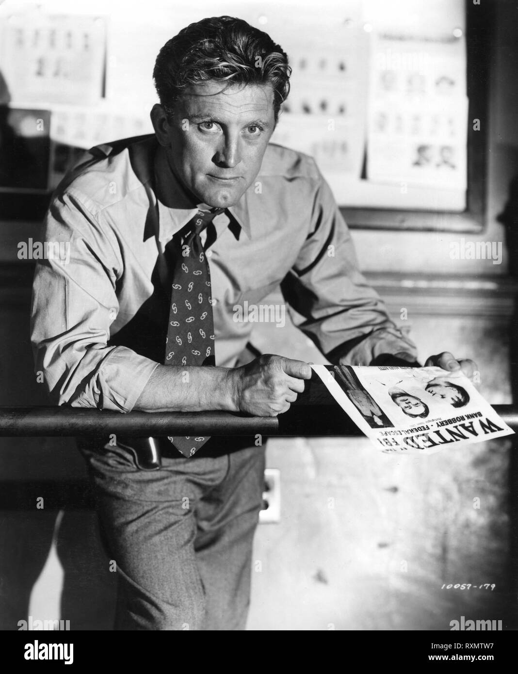 KIRK DOUGLAS 1951 HISTOIRE D'ENQUÊTE Portrait de William Wyler, directeur de Paramount Pictures Banque D'Images