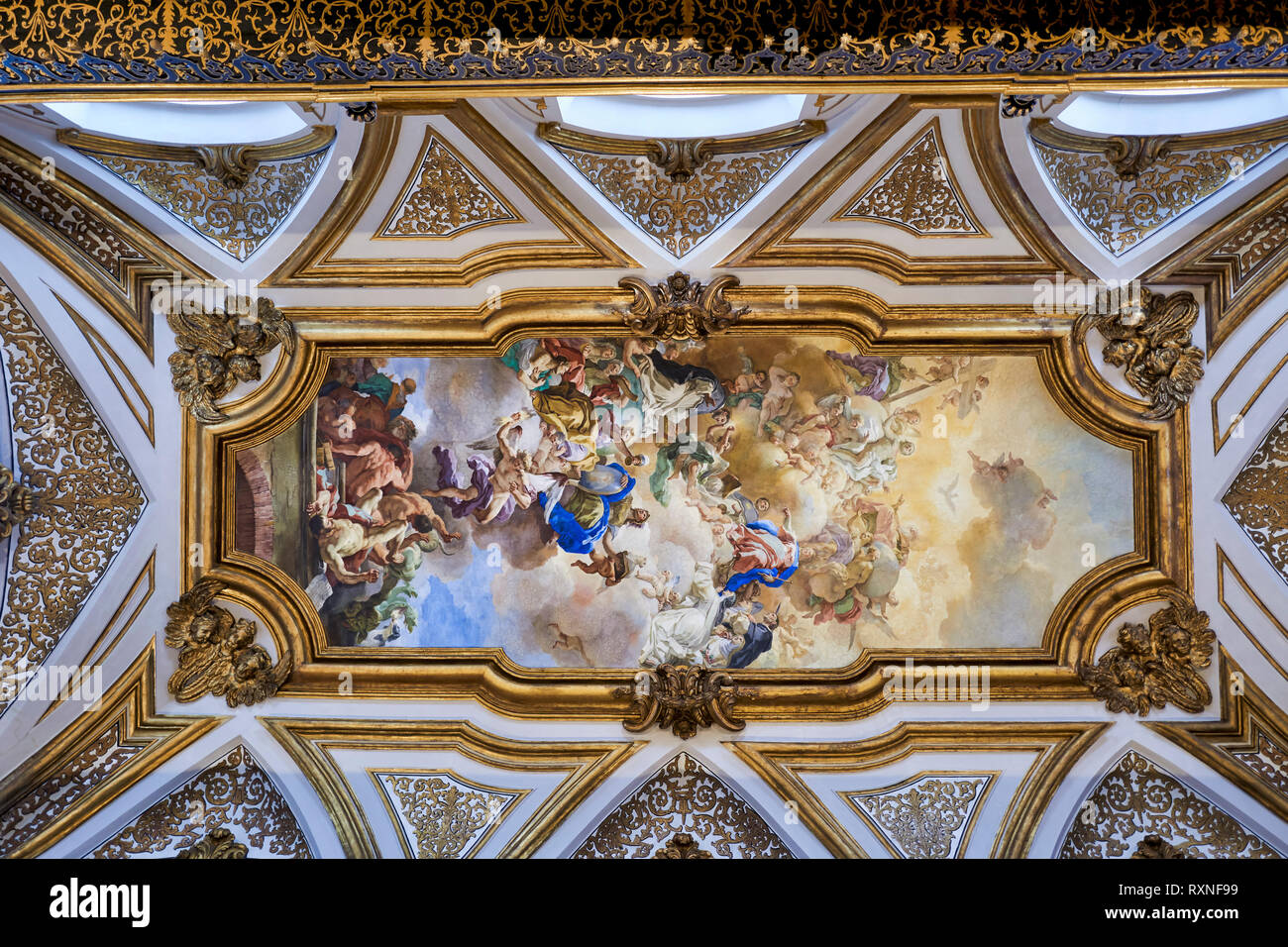 Naples Campanie Italie. Le plafond peint de la Chambre des reliques "sacré", mieux connu comme "trésor" dans la région de San Domenico Maggiore, un roman, gothique Banque D'Images