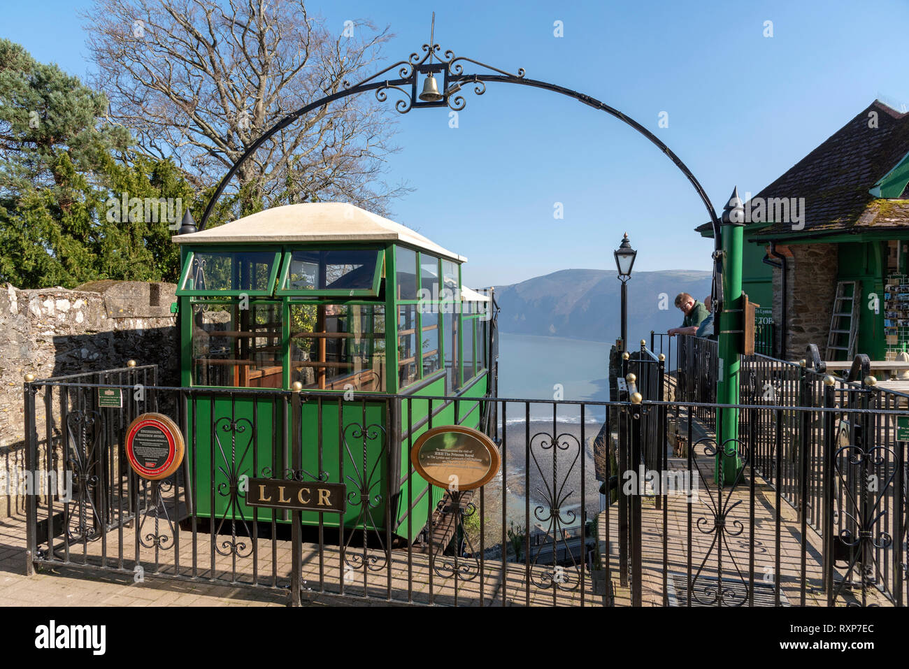 Lynton, Devon, Angleterre, Royaume-Uni. Mars 2019. Le Lynton & Lynmouth cliff railway qui opère sur la puissance de l'eau entre les deux villes de Lynton & Lynmouth Banque D'Images