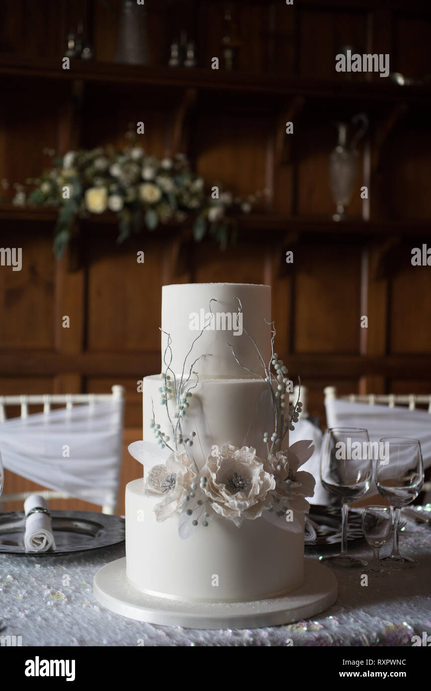 Gothic Wedding Cake Banque D Image Et Photos Alamy