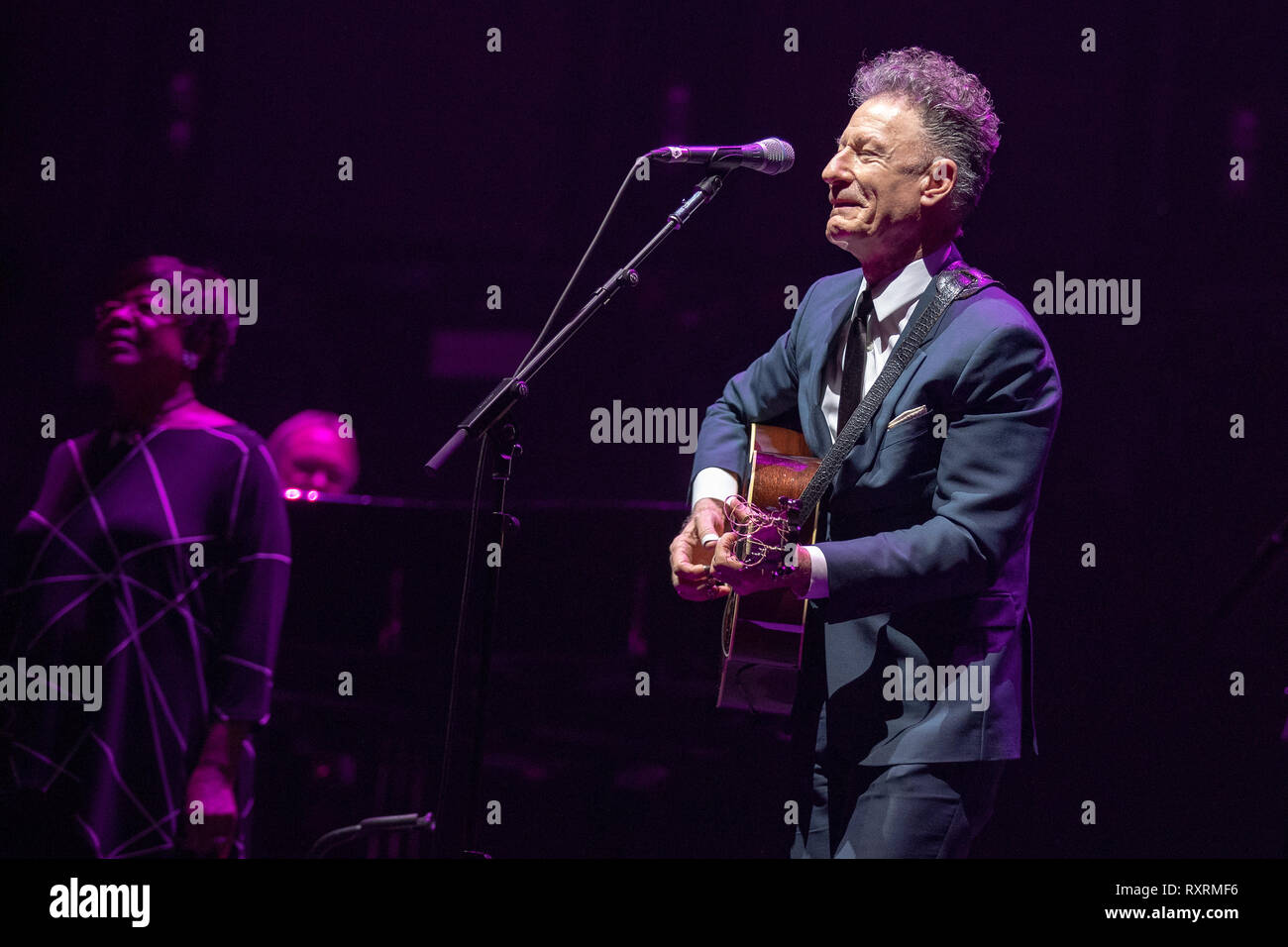 Londres, Royaume-Uni. 10 Mar 2019. Lyle Lovett le jour 3 de C2C : un pays à l'autre, à l'O2 Arena, le Crédit : Jason Richardson / Alamy Live News Banque D'Images